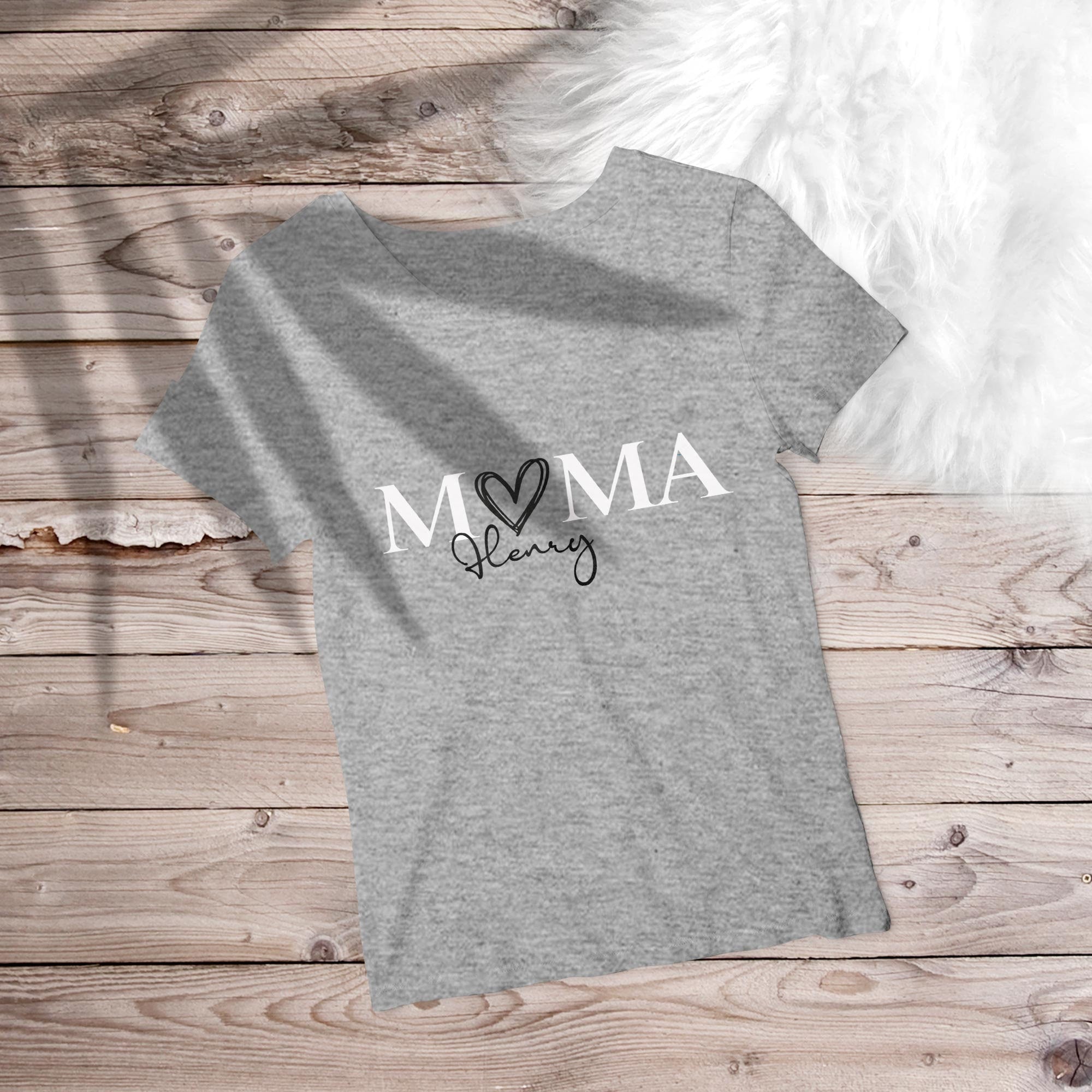 Mama T-Shirt Herz grau, personalisiert mit Namen