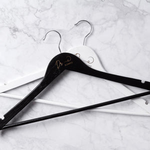 Holz Kleiderbügel Ranke mit personalisierter Gravur, Wunschtext, Hochzeit, Brautkleid, Brautgeschenk, Approbation, Staatsexamen