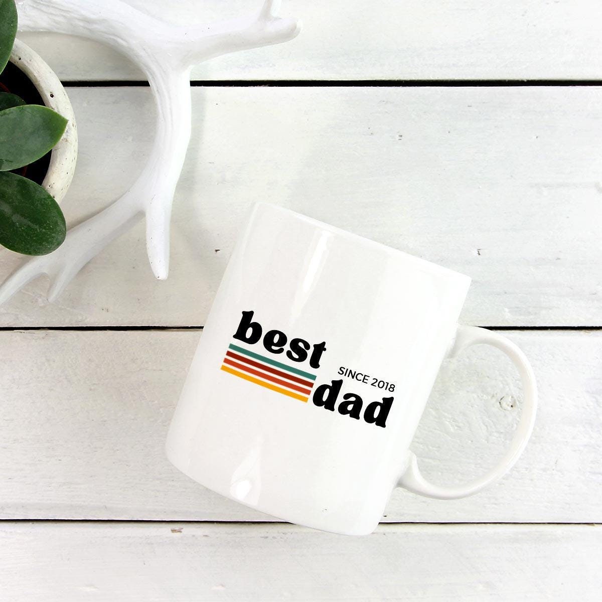 Tasse im retro Look mit "Best Dad" Aufdruck und Jahreszahl